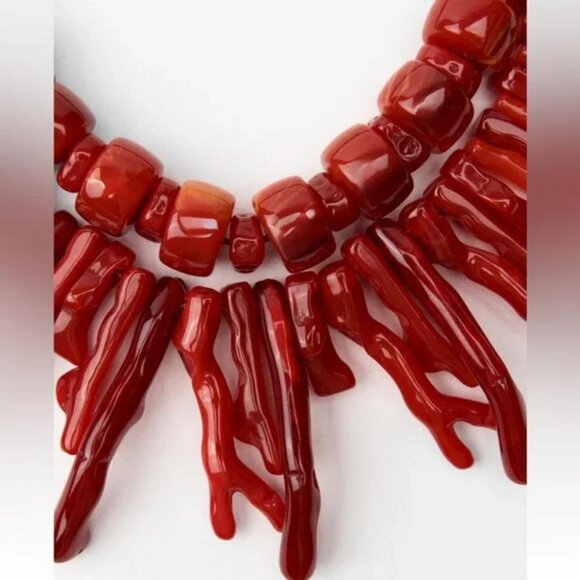 ZARA 2 PACK OF CORAL EFFECT RESIN NECKLACES - Picture 4 of 5